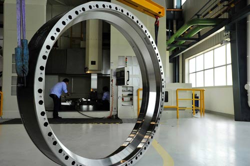 铁姆肯湘潭工厂交付首批超大型风电轴承，助力中国风电产业发展